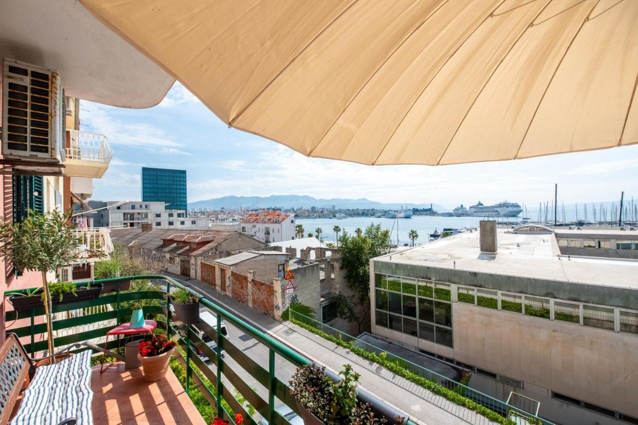 Airy Seafront 1920S Apartment Split Exterior foto