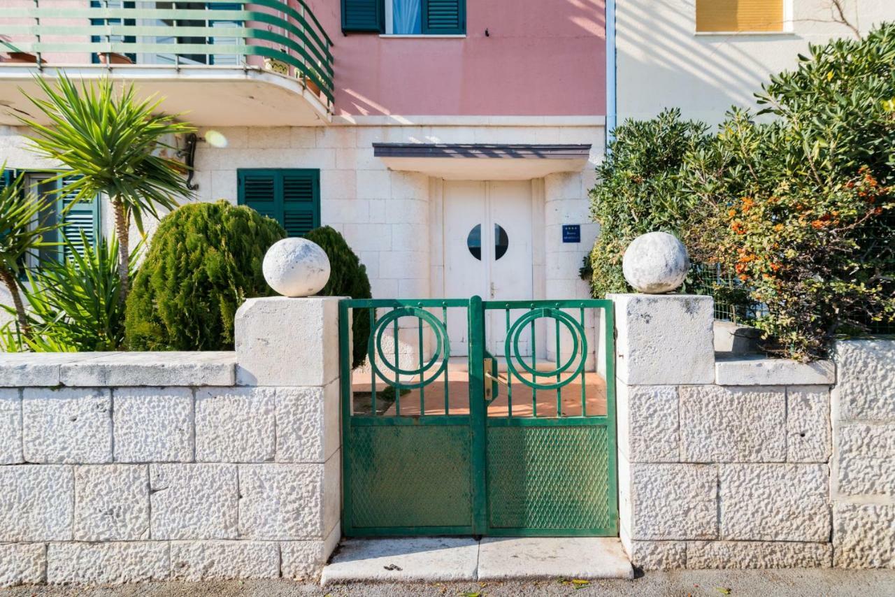 Airy Seafront 1920S Apartment Split Exterior foto